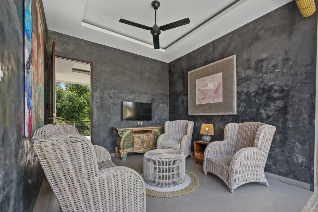 New 4 Bedroom Villa Surrounded By Jungle And Ricefields ウブド エクステリア 写真