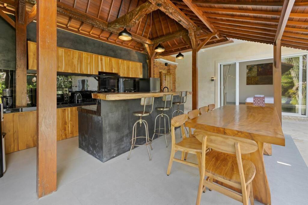 New 4 Bedroom Villa Surrounded By Jungle And Ricefields ウブド エクステリア 写真